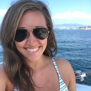 Meet your Posher, Emily